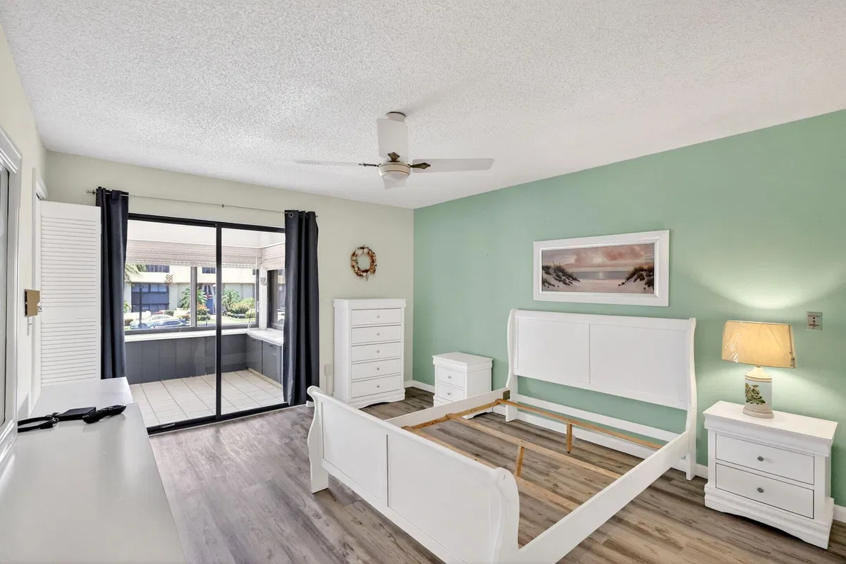 Unit 11-203 photo 22