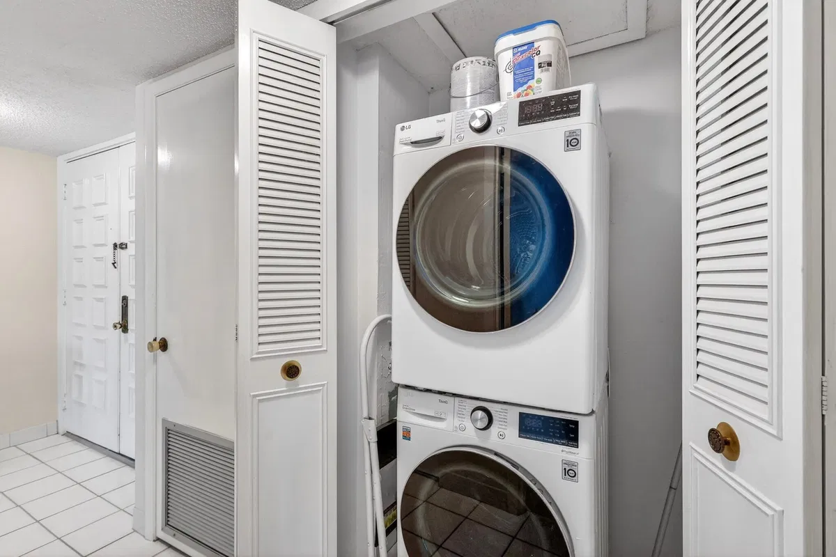 Unit 11-203 photo 28