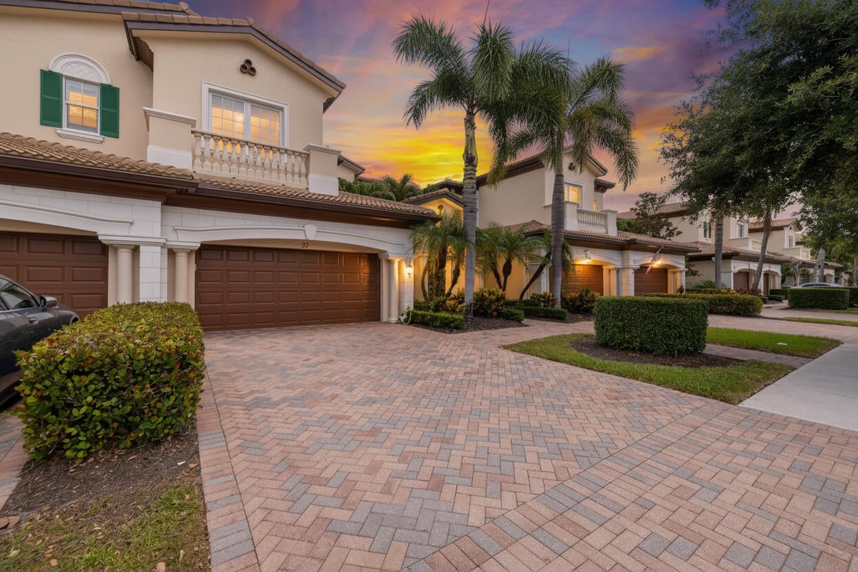 Jupiter Country Club Unit 27