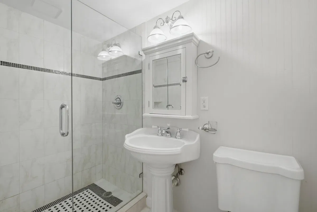 Unit 802 photo 7