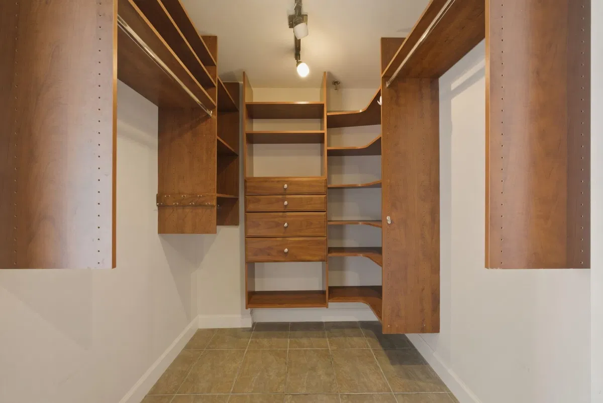 Unit 802 photo 13