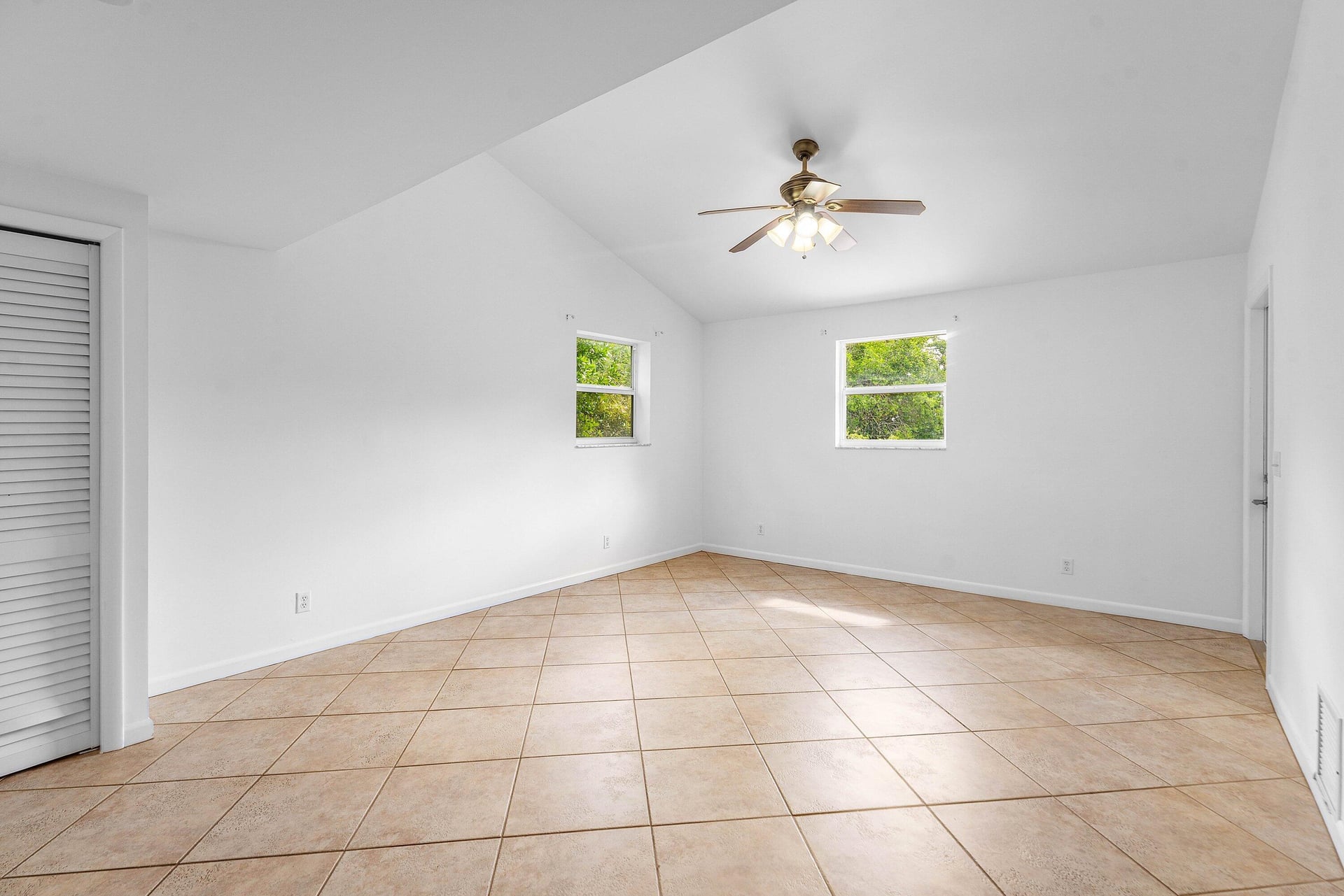 Residence photo 19