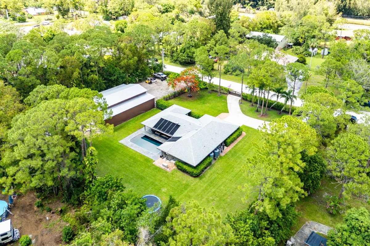 Residence photo 61