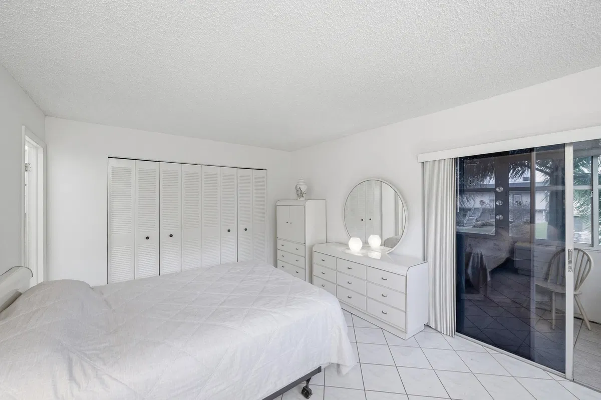  Residence photo 16