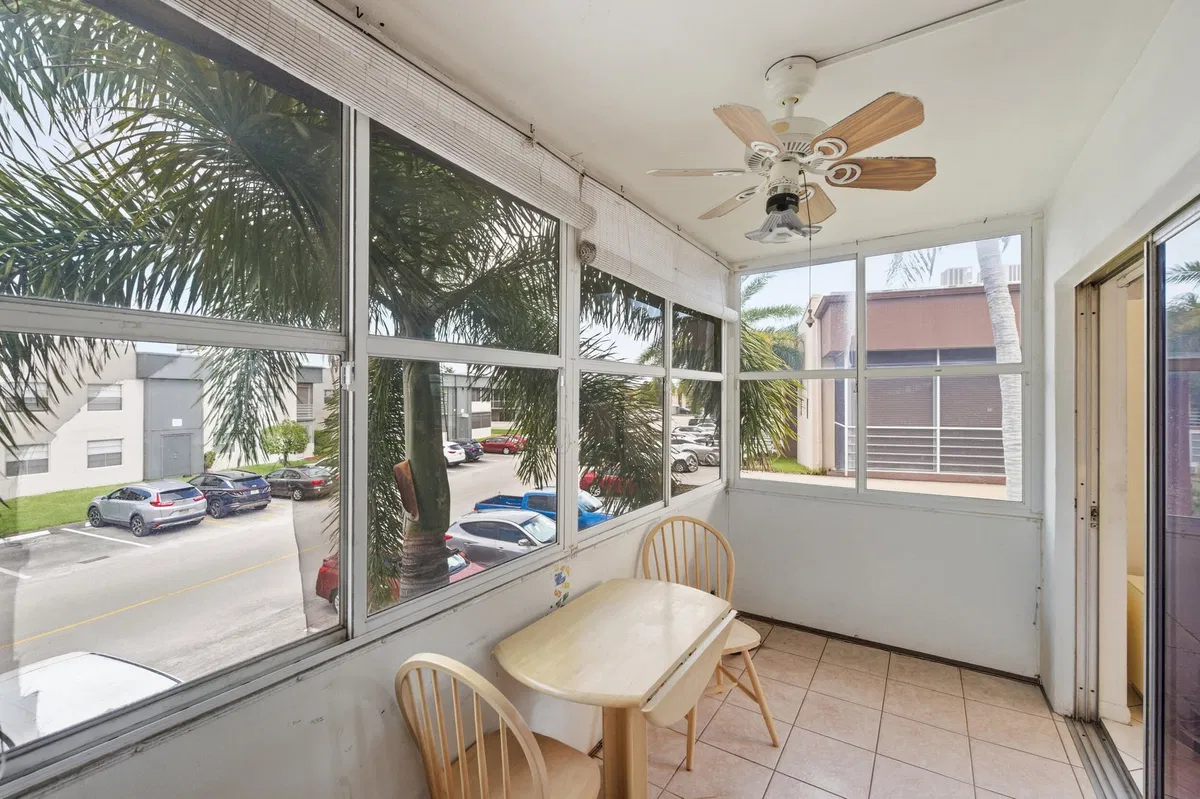  Residence photo 22