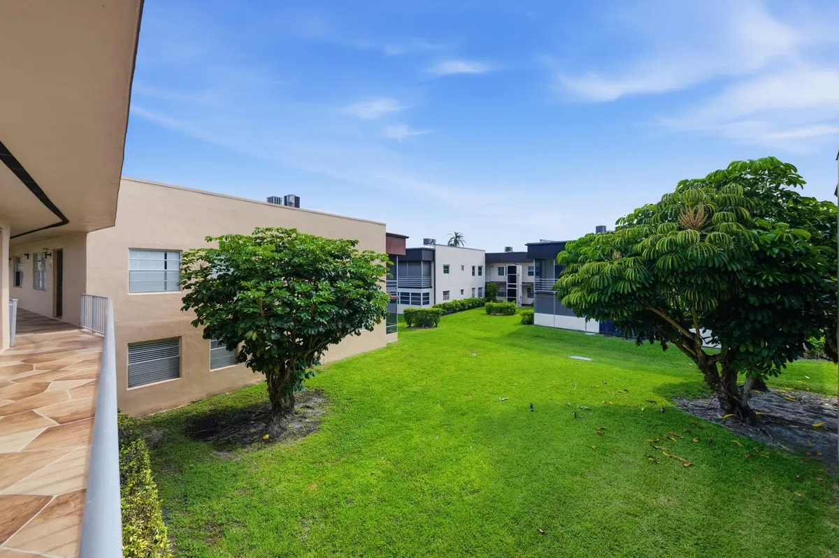  Residence photo 25