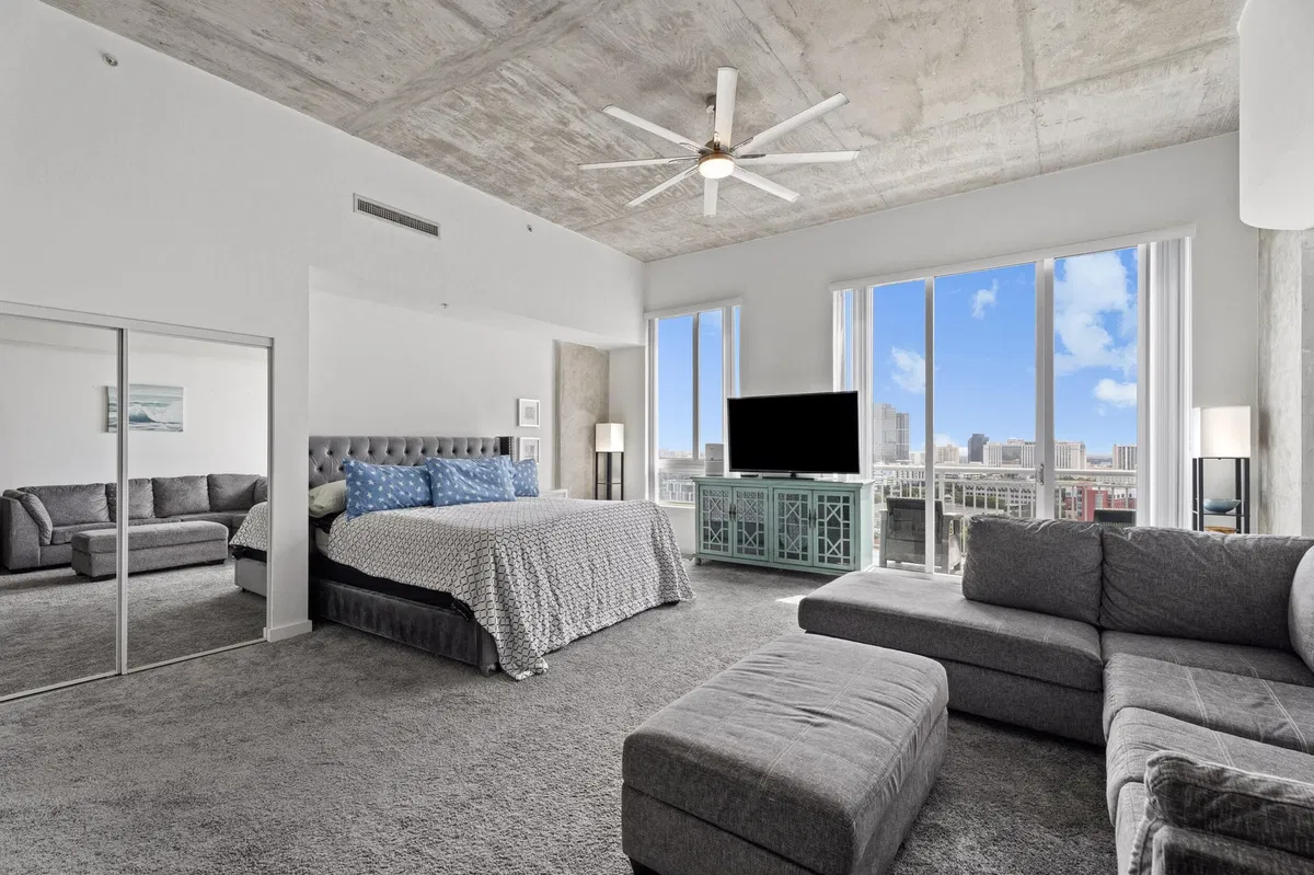 The Edge Unit 1603 photo 13