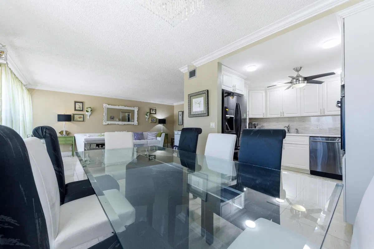 Residence photo 10