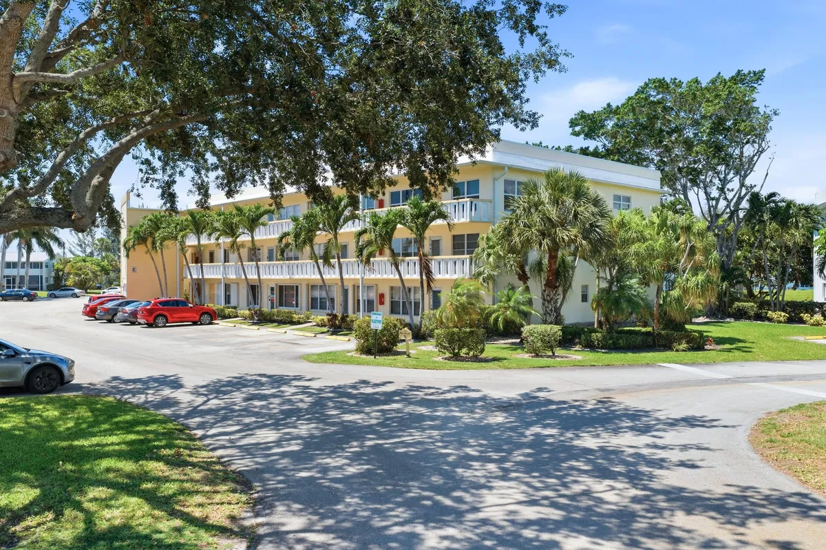 Residence photo 25
