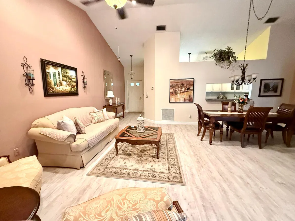  Residence photo 7