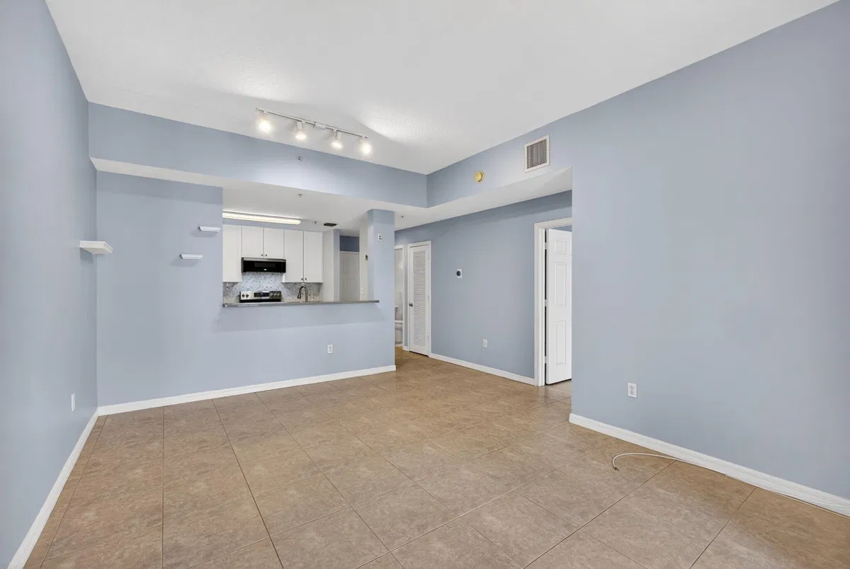Unit 308 photo 13