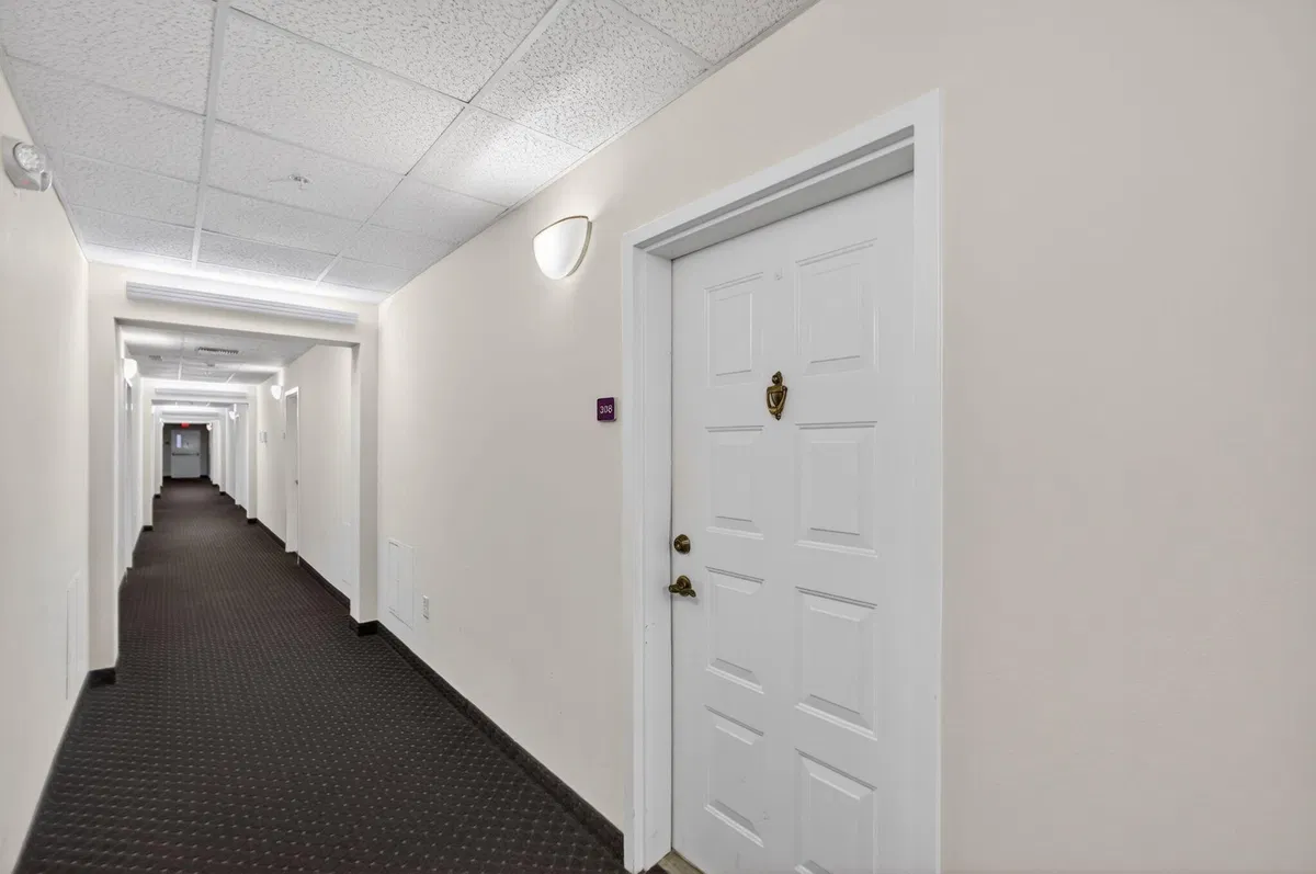 Unit 308 photo 28