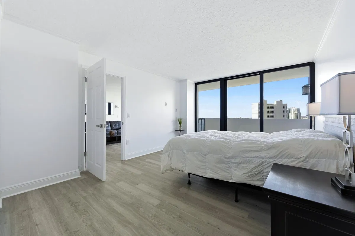 Palm Beach House Unit 1605 photo 10