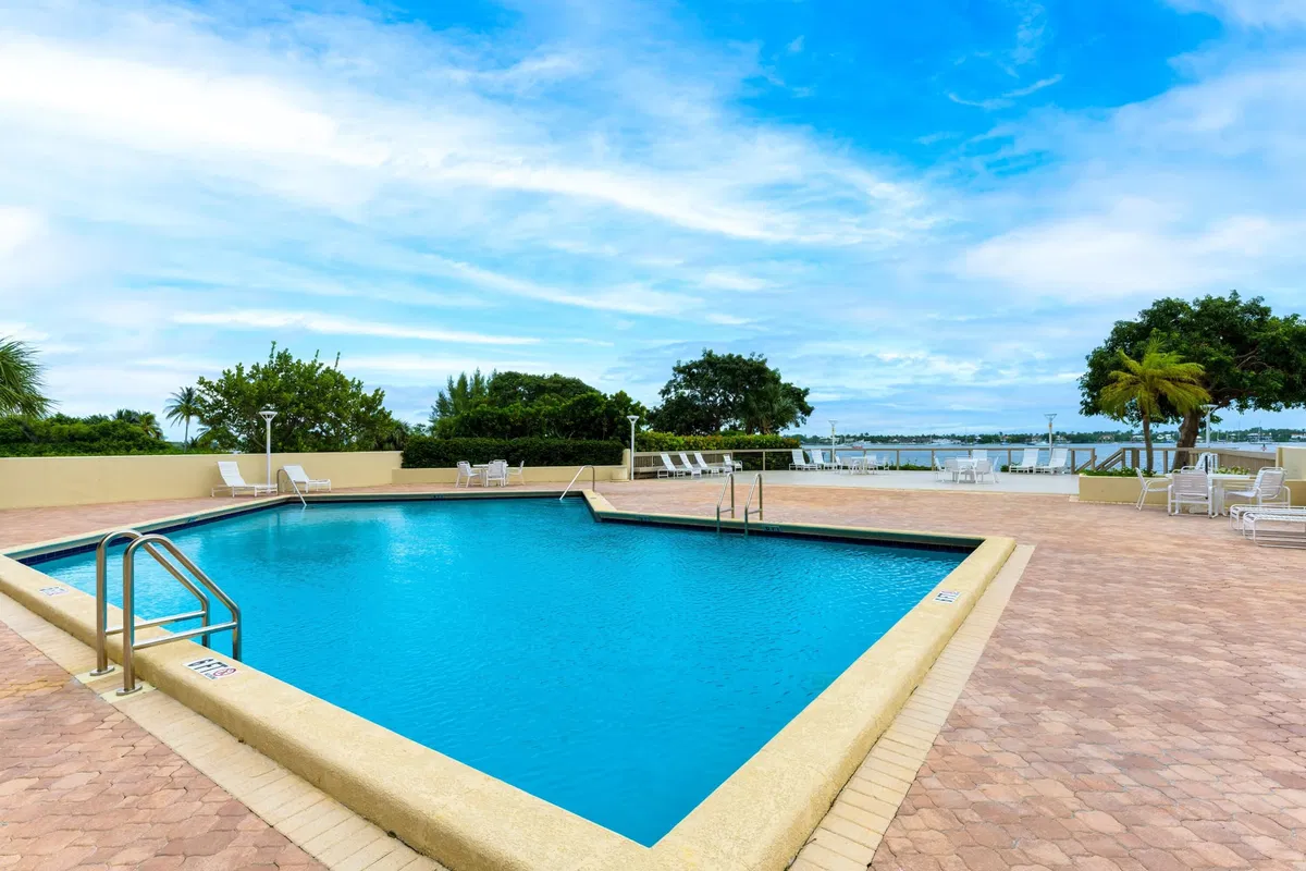 Palm Beach House Unit 1605 photo 16