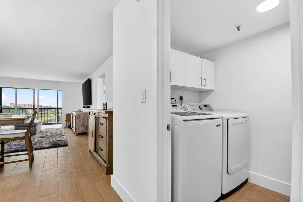 Unit 602 photo 22