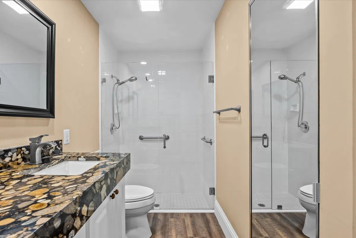 Residence photo 16