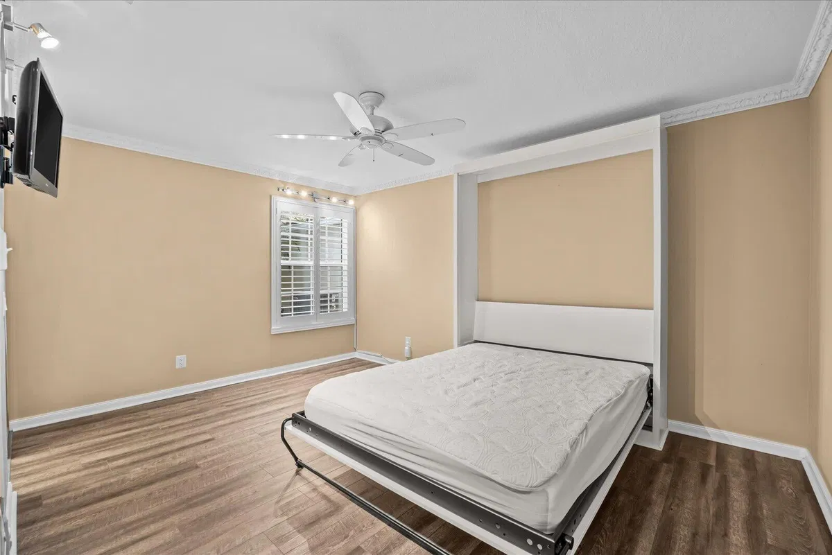 Residence photo 19