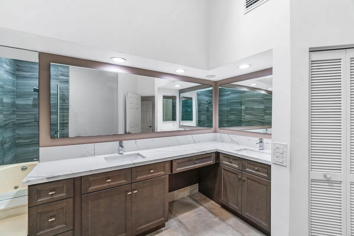 Residence photo 19