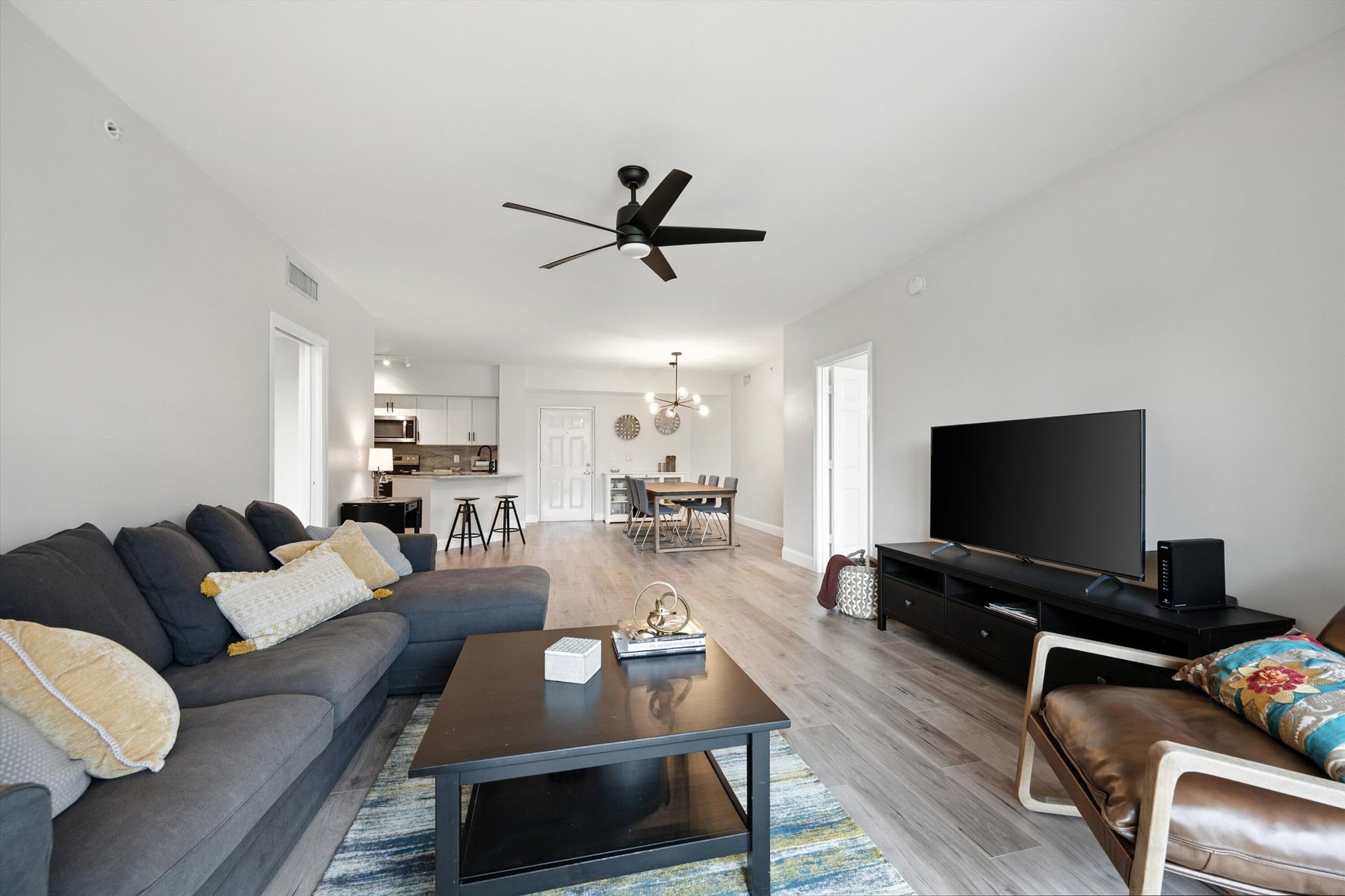 Unit 203 photo 7