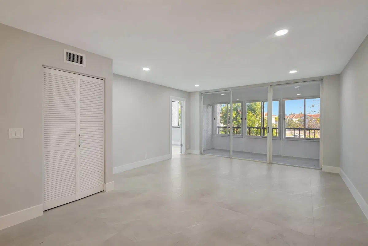 Unit 208 photo 13