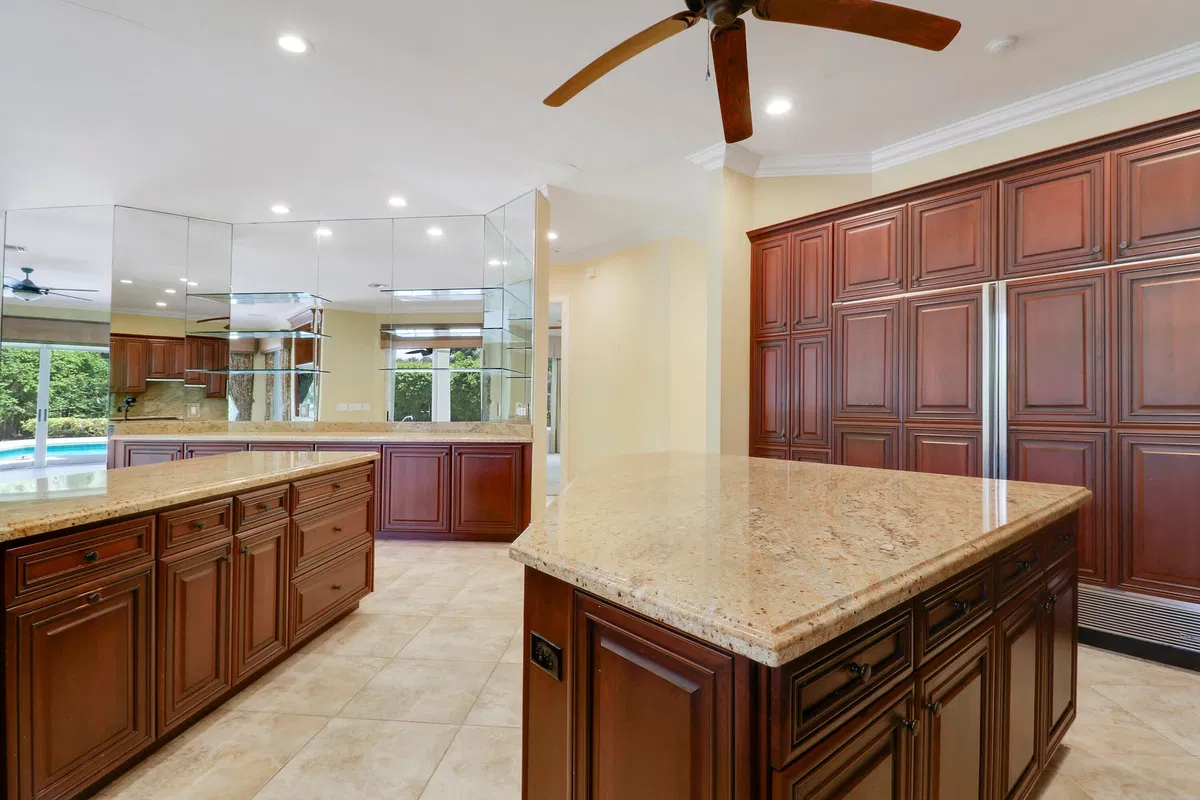 Admirals Cove Residence photo 13