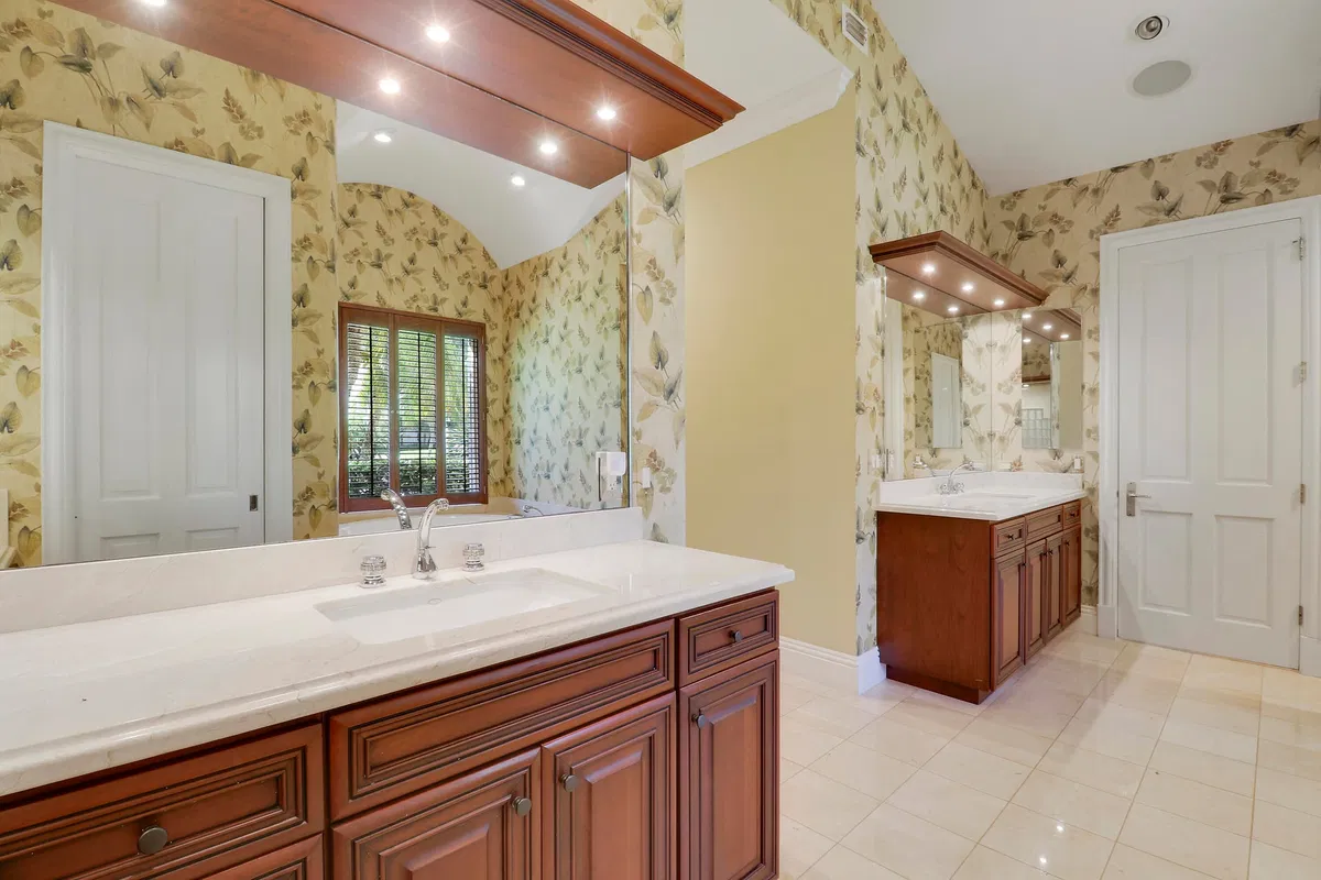 Admirals Cove Residence photo 25