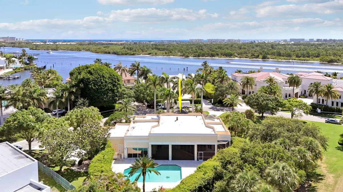 Admirals Cove Residence photo 43