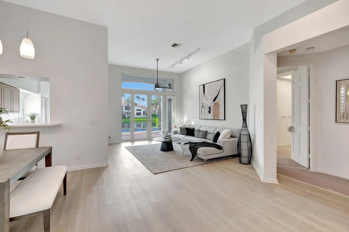 Residence photo 7