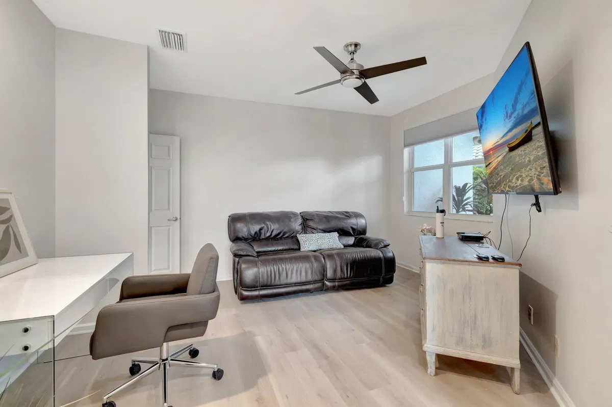  Residence photo 28