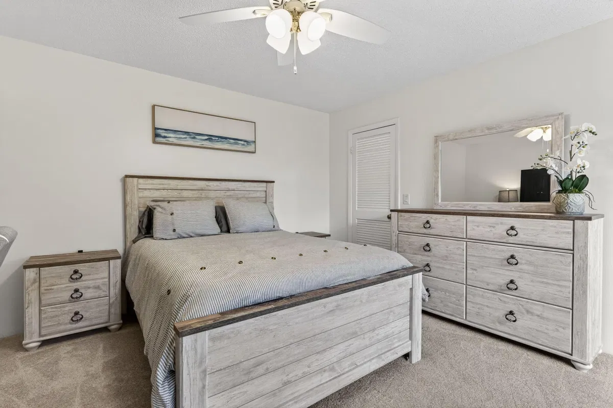Unit 32b photo 16