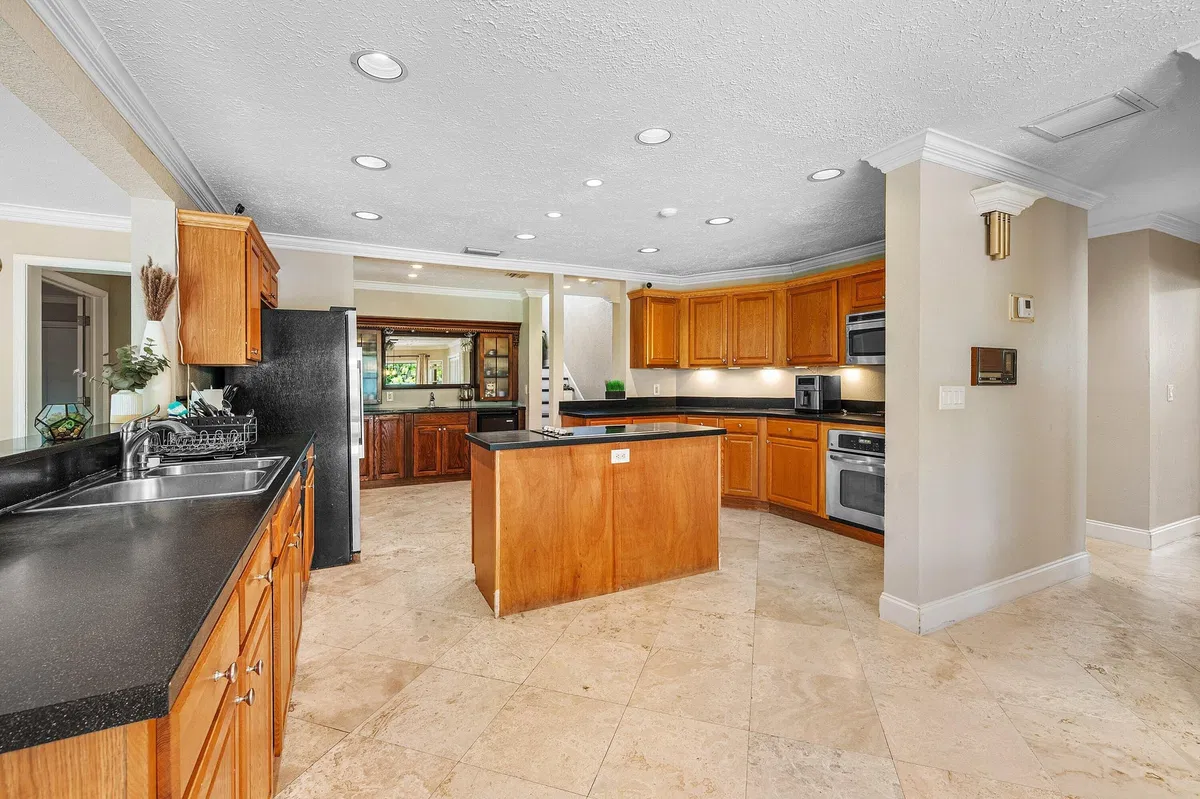 Residence photo 10