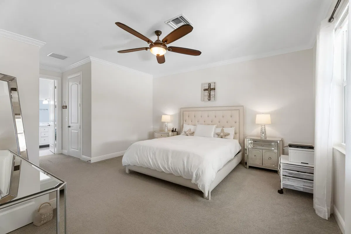 Residence photo 19