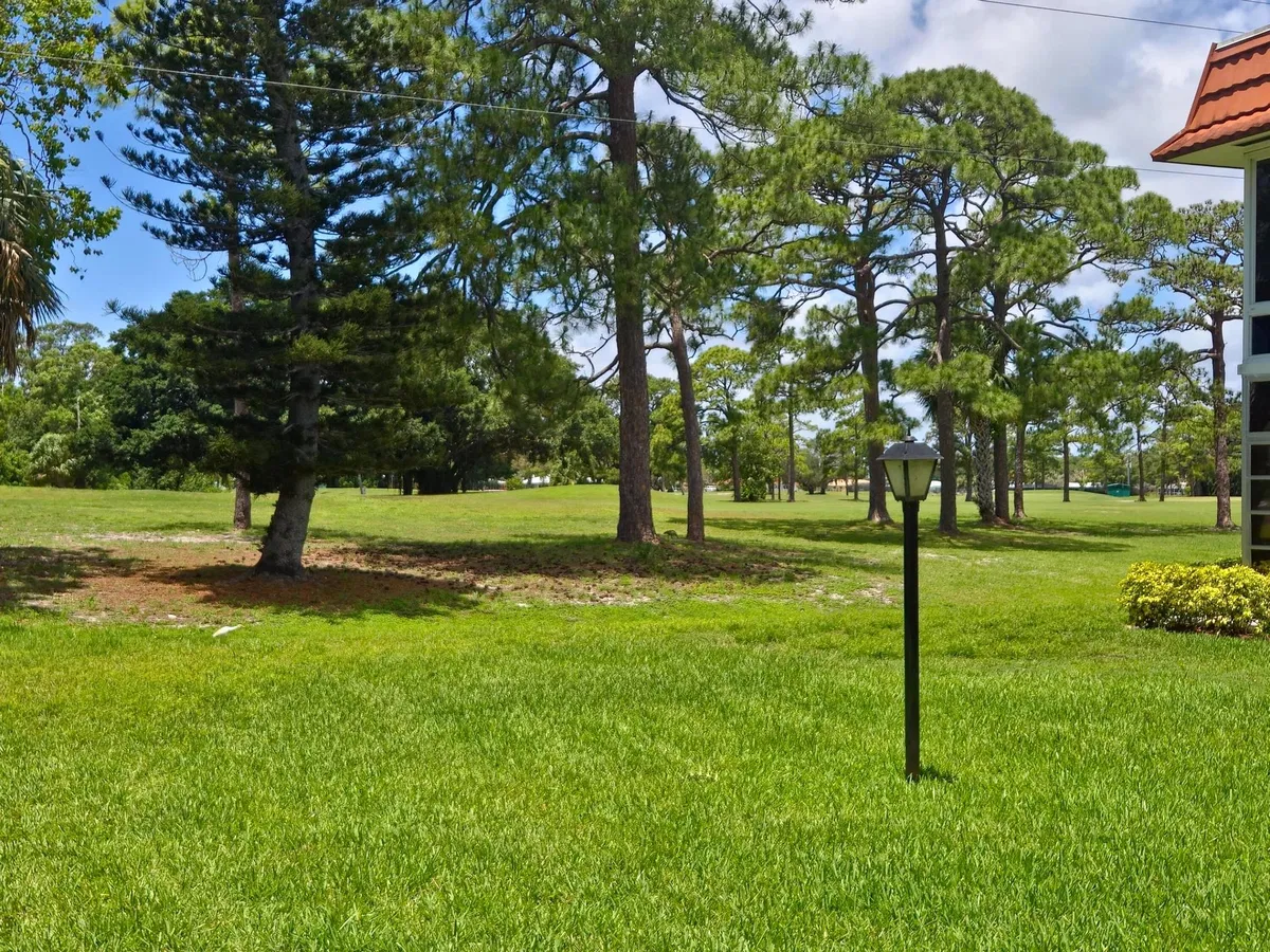 Unit 17-1708 photo 16