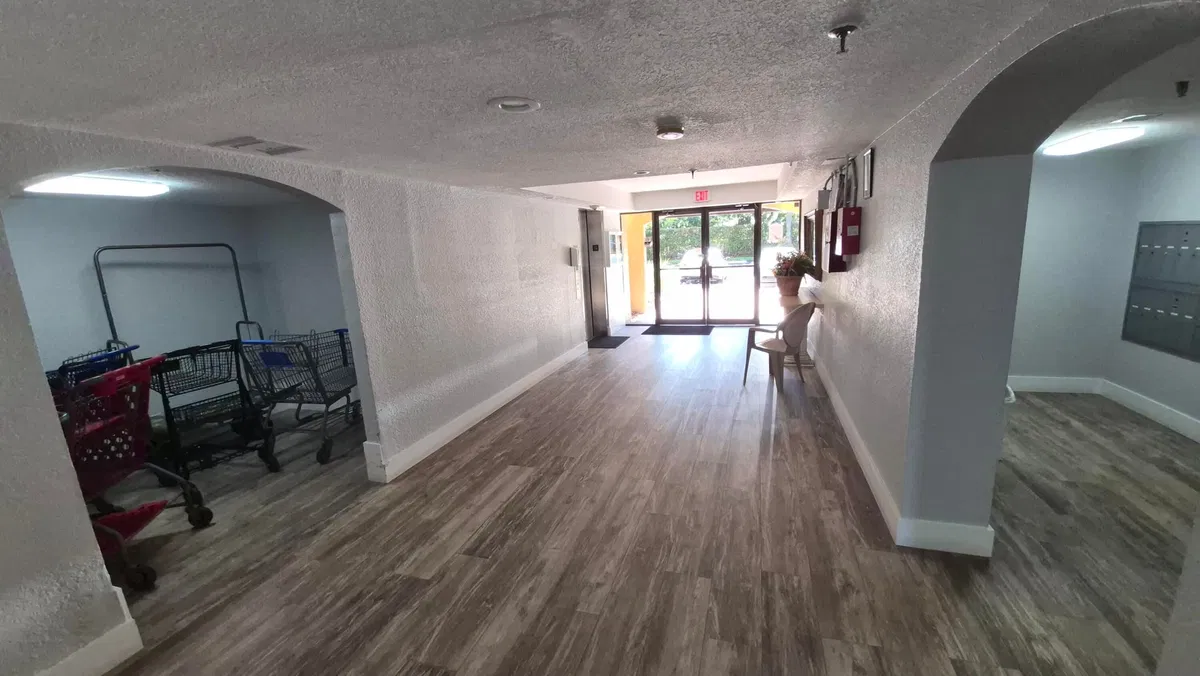 Unit 9510 photo 4