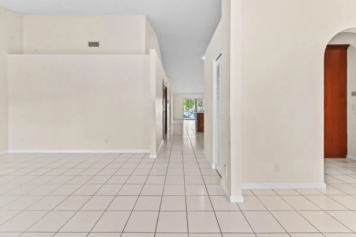 Residence photo 4