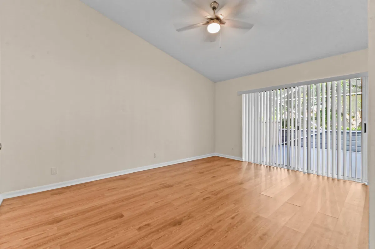 Residence photo 10