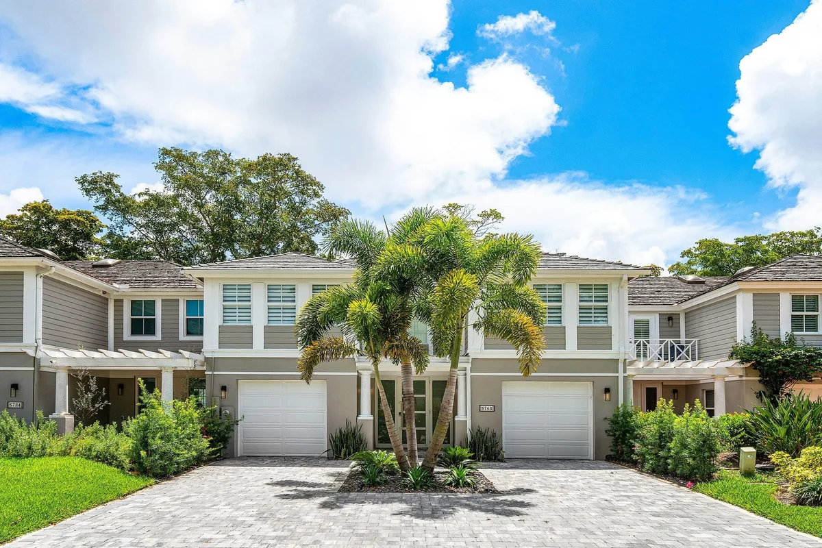 Woodfield Country Club Residence
