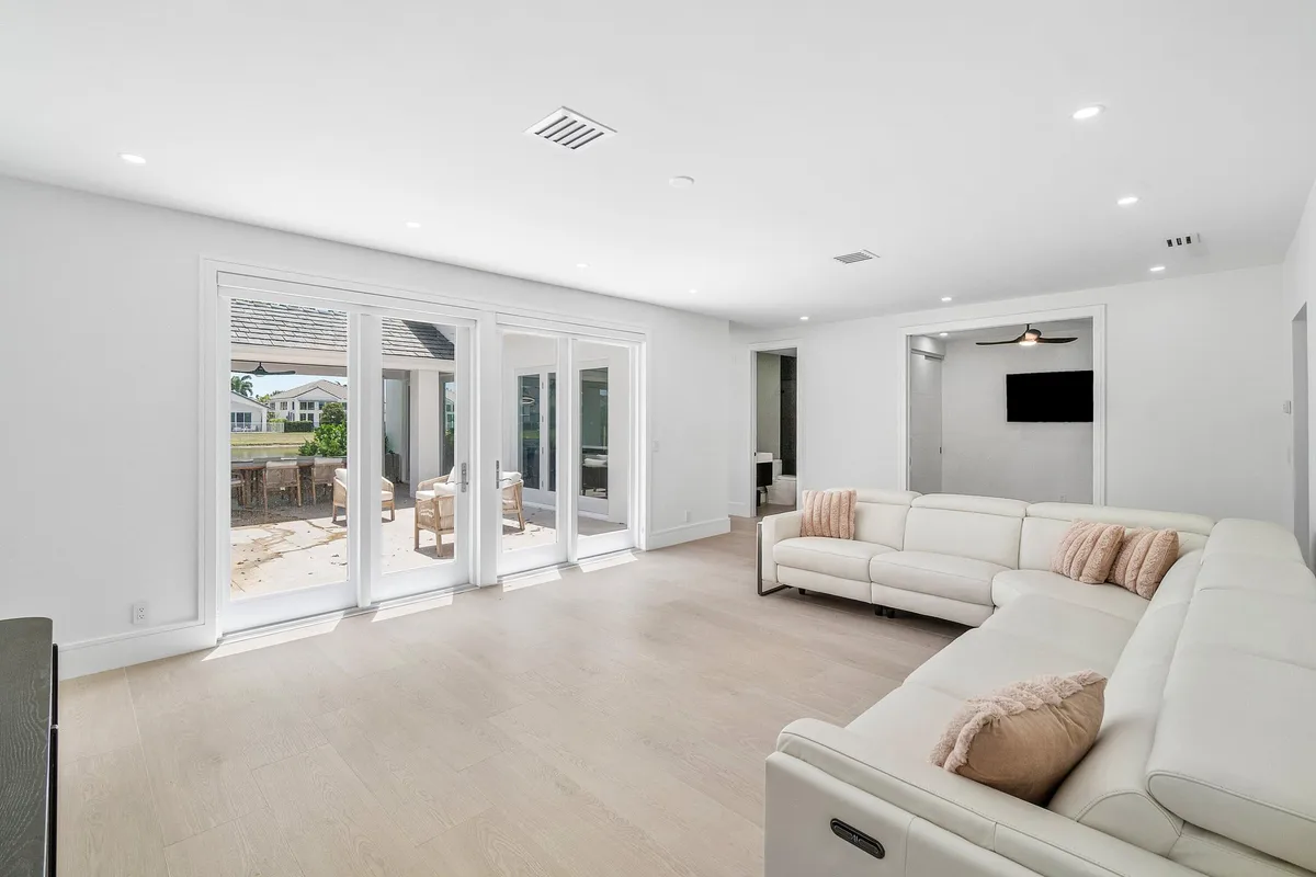 Woodfield Country Club Residence photo 10