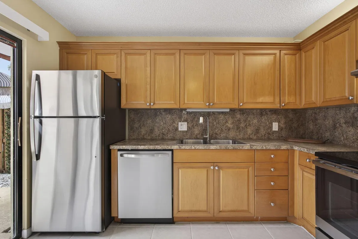 Unit C photo 19