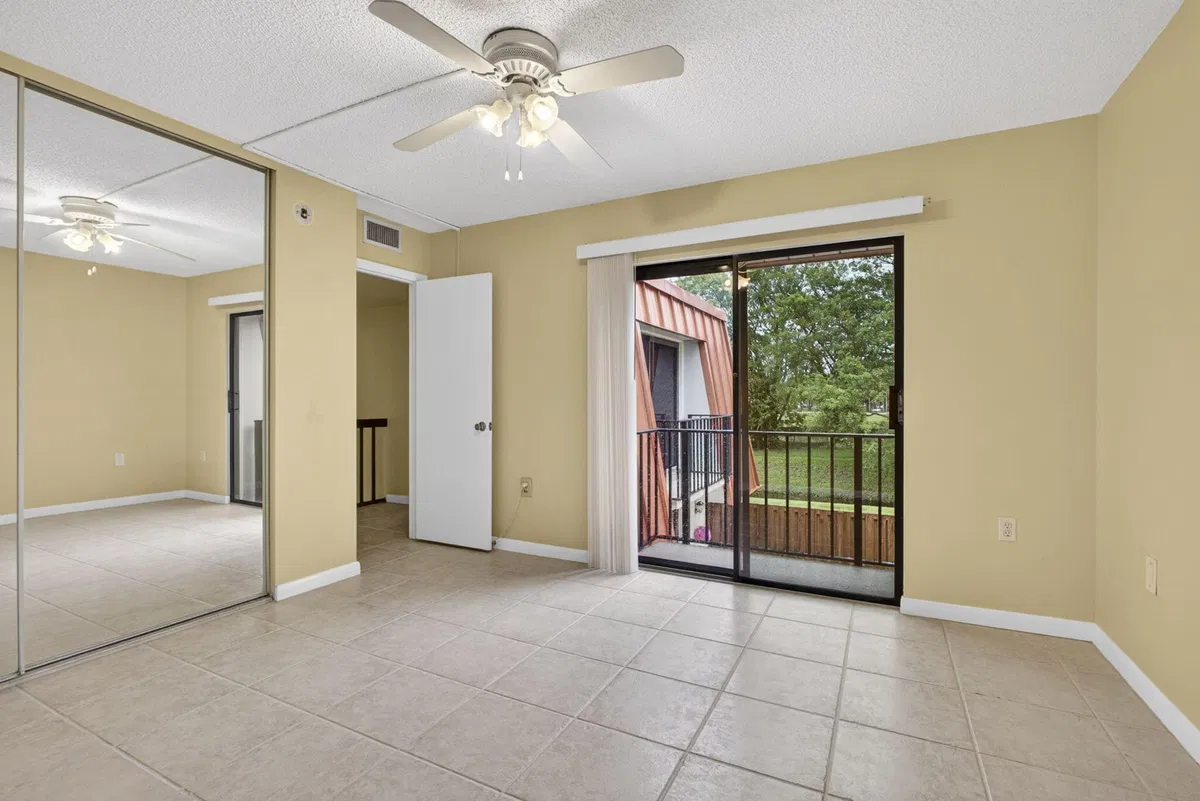 Unit C photo 22