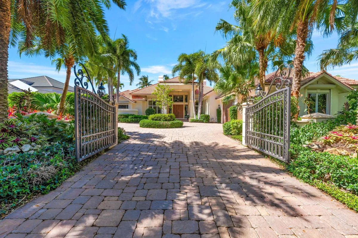 Admirals Cove Residence
