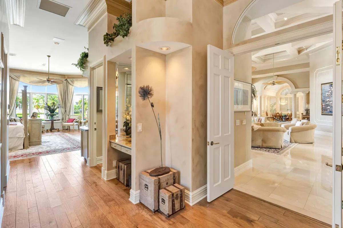Admirals Cove Residence photo 25
