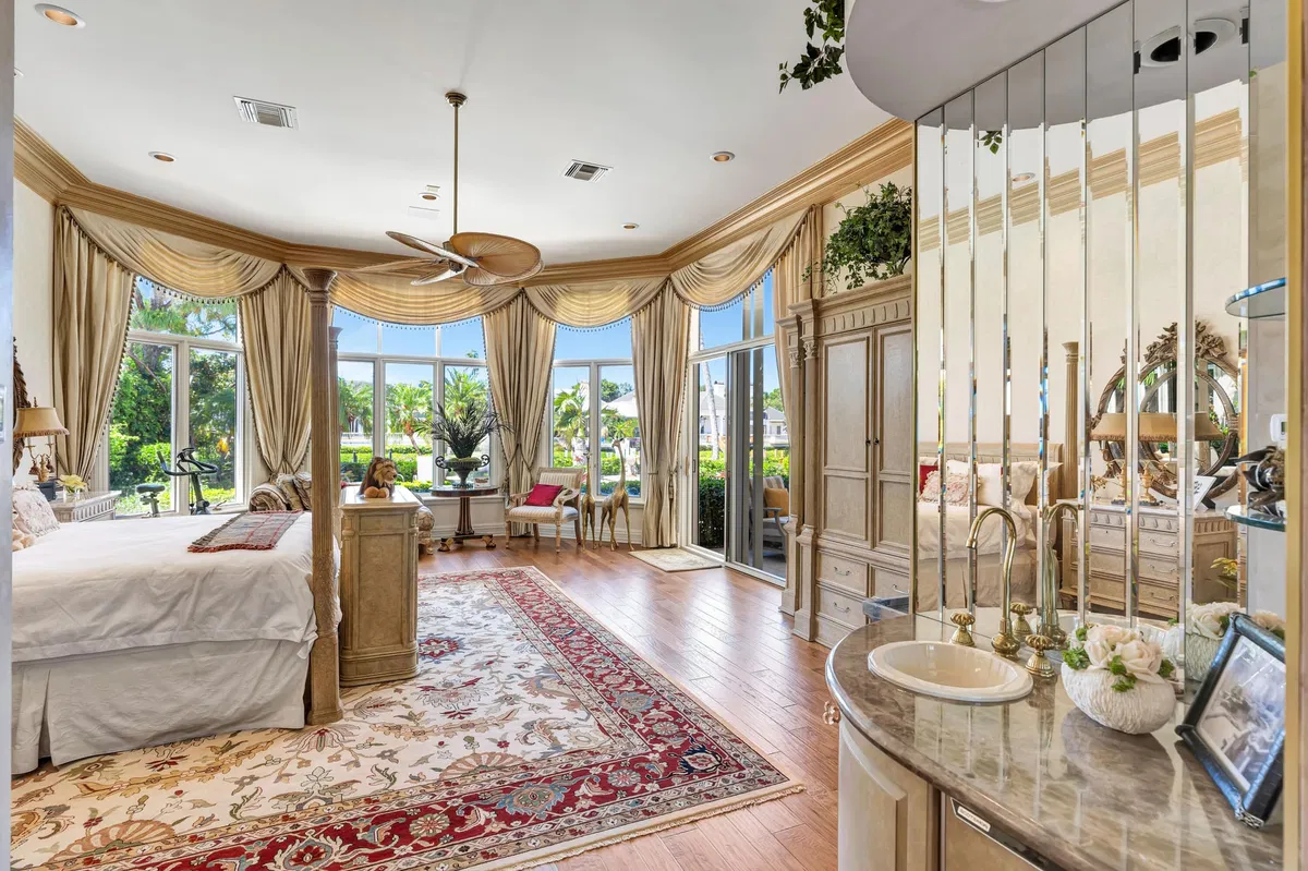 Admirals Cove Residence photo 37