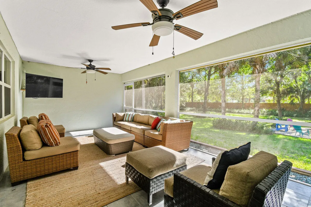  Residence photo 25