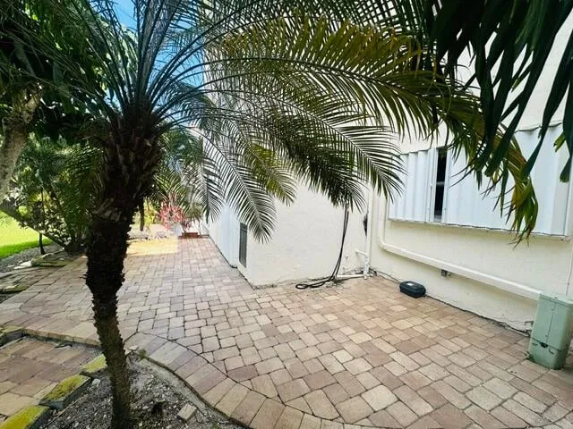 Unit 105 photo 28
