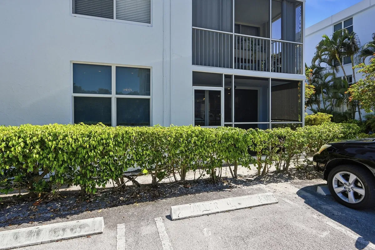 Unit 101 photo 28