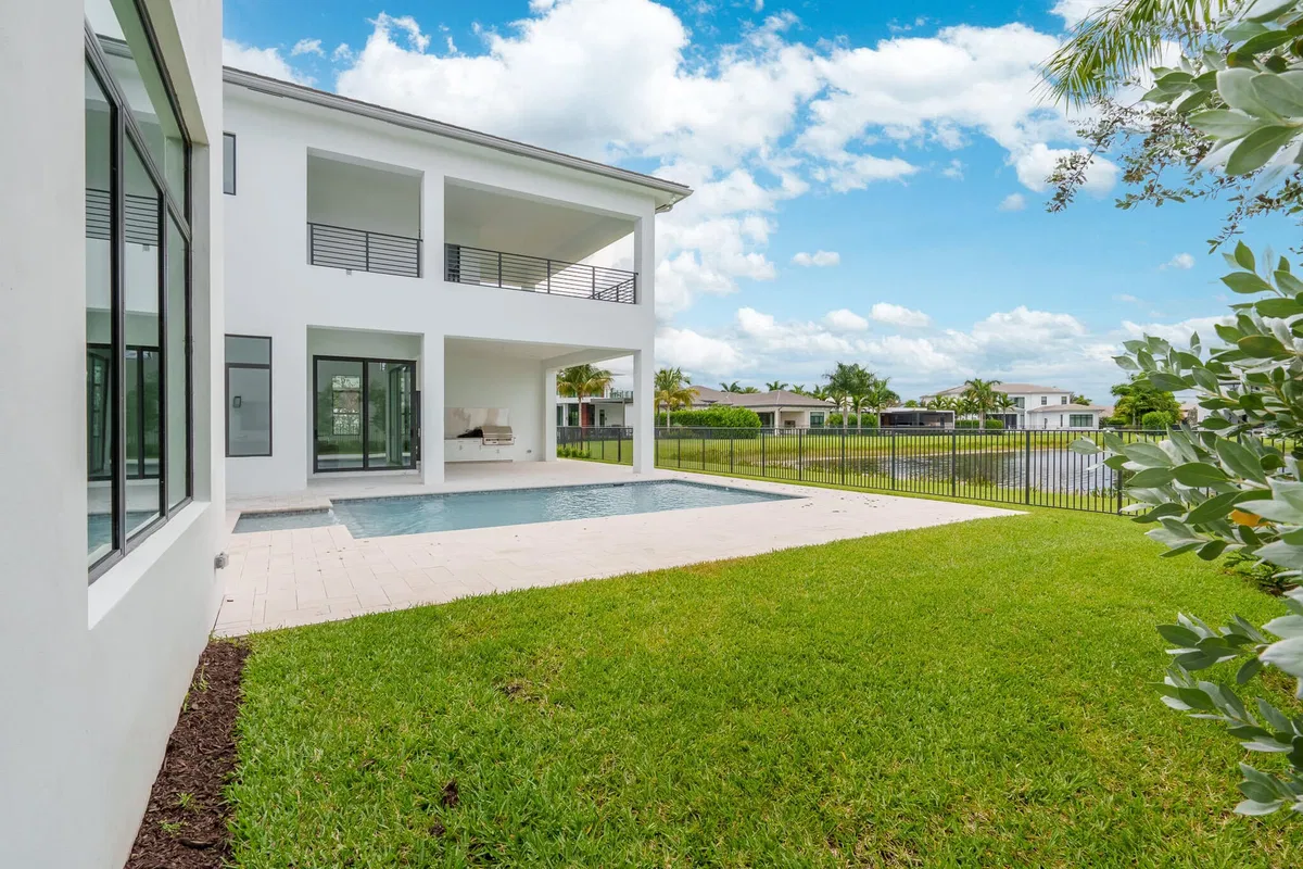 Boca Bridges Residence photo 28