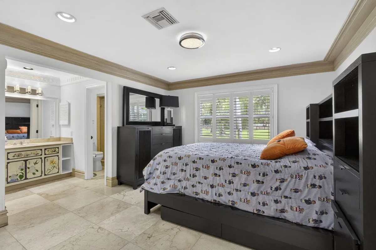 Residence photo 22