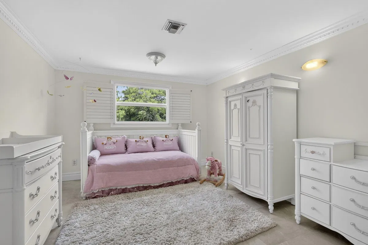 Residence photo 31