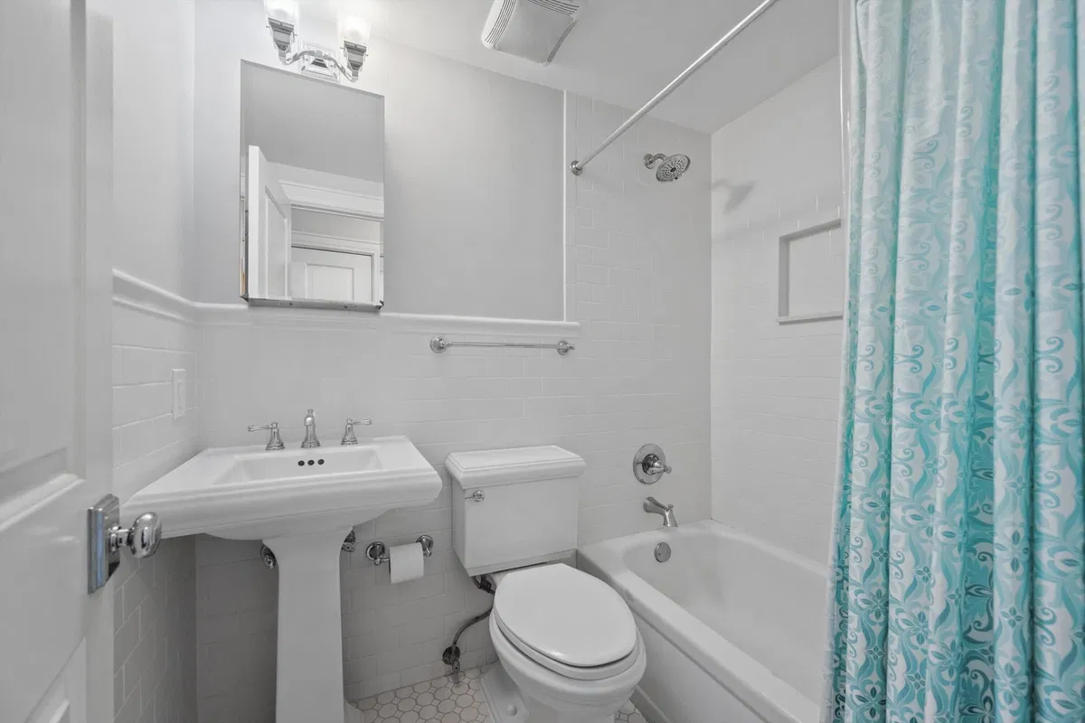 Unit 3232 photo 19